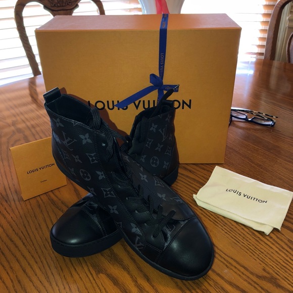 Men’s Louis Vuitton sneakers - Picture 1 of 4